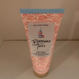 Bath & Body Works Boardwalk Taffy 8 Oz Ultra Shea Moisturizing Body Cream